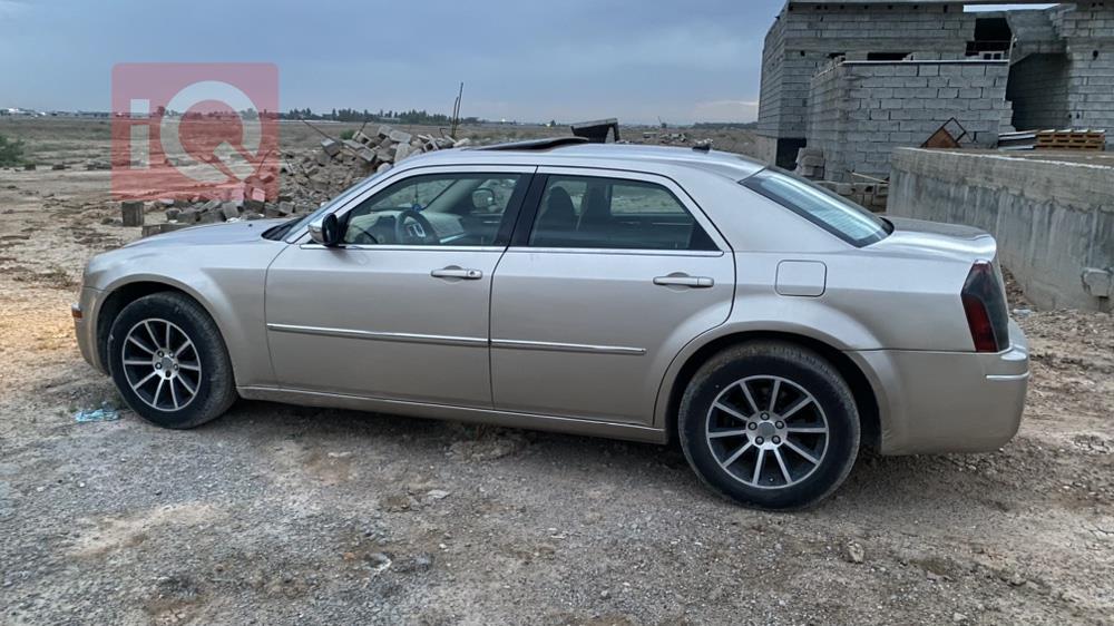 كرايسلر 300
